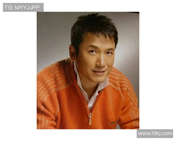 苗侨伟足球明星队成员的精彩表现与背后的故事揭秘