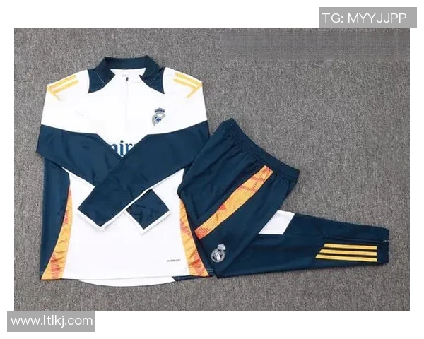 冬季儿童服装新款上市足球明星同款让孩子们尽享运动时尚魅力